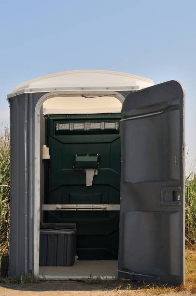Best Portable restroom trailer rental  in Pinetops, NC